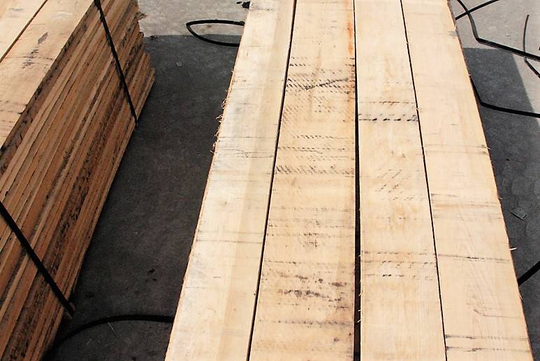 Rough Cut 4/4 White Oak Hardwood Lumber